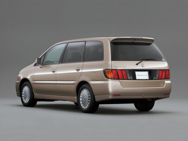nissan_bassara_2003_4.jpg